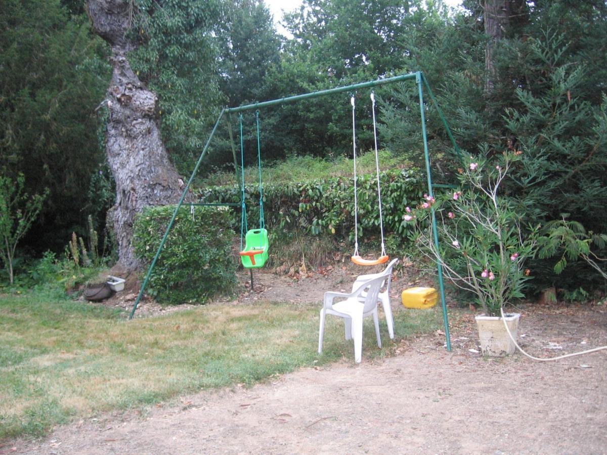Maison de campagne Les Chênes. Panjas Exterior foto